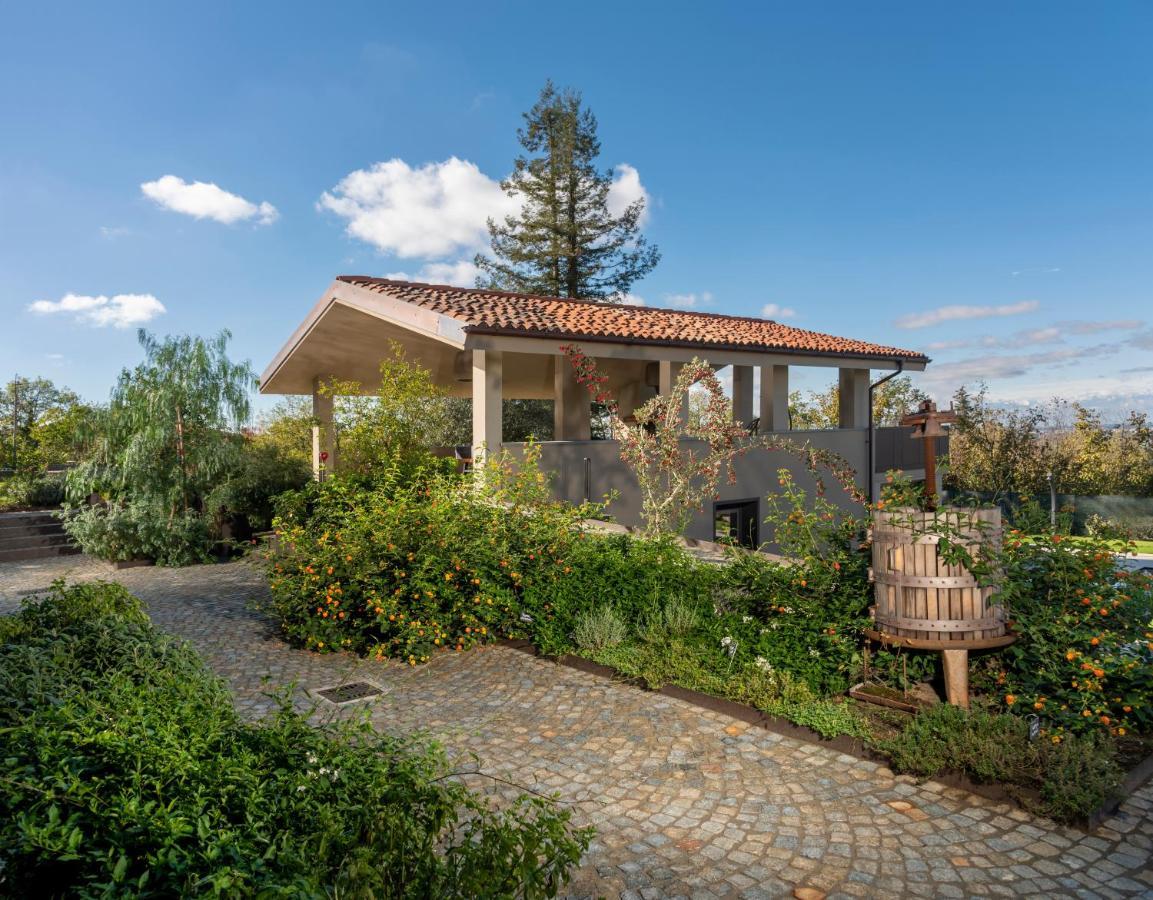 Agriturismo Speziale Wine Resort Verduno المظهر الخارجي الصورة