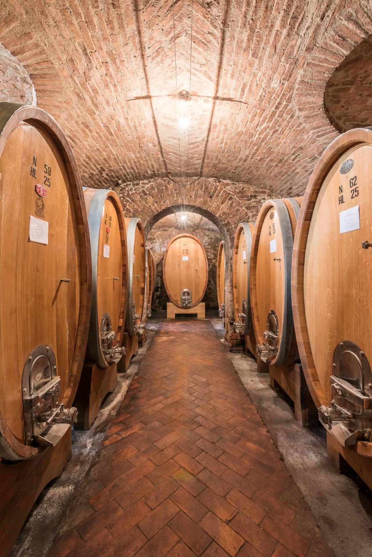 Agriturismo Speziale Wine Resort Verduno المظهر الخارجي الصورة